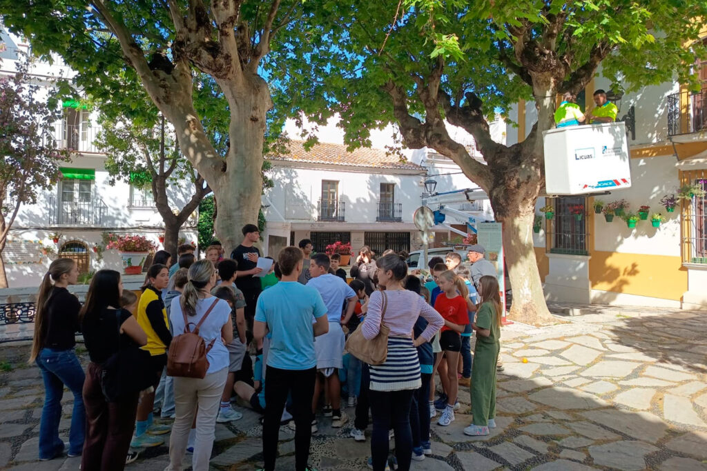 Actividad de Grunsber para la instalación de cajas nido con CEIP Simón Fernández